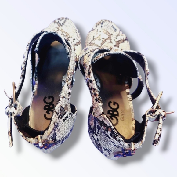 GBG by Guess | Platform Snakeskin Grey & White Heels | Size 7 | 4" Inches | - Picture 6 of 11